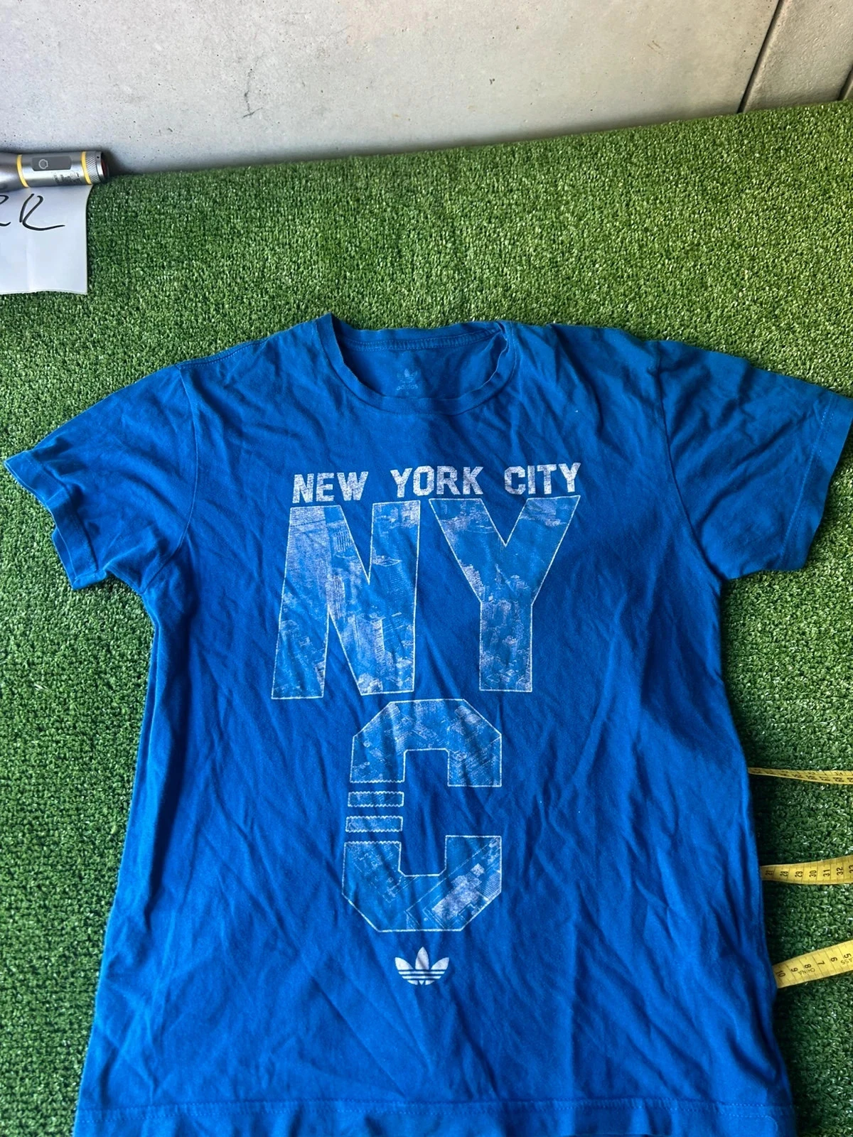 T-shirt bleu marine imprimé adidas